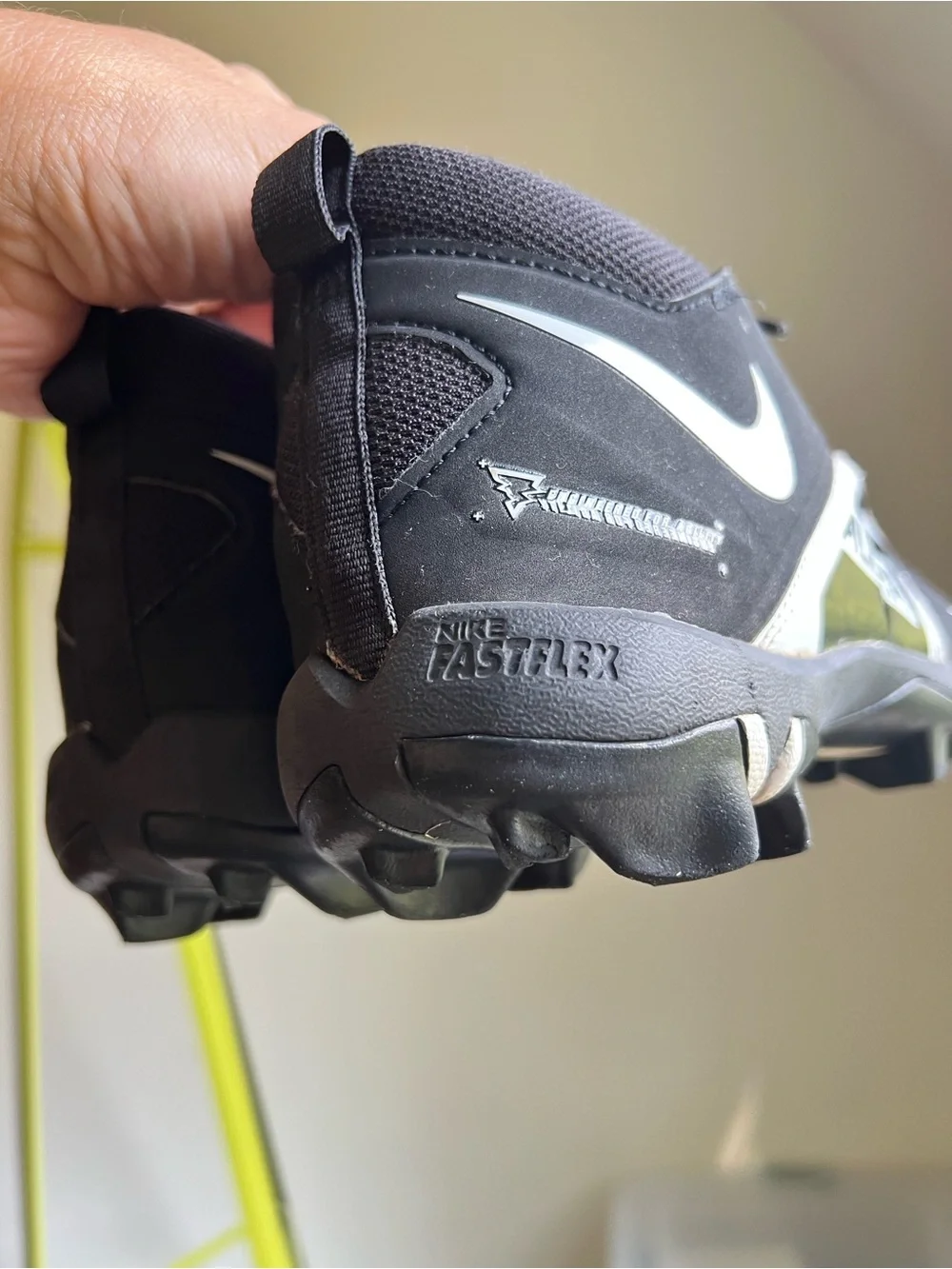 Nike FastFlex Alpha Football Cleats size 4Y